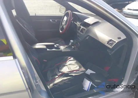 2009 Mercedes-Benz C 300 Luxury 4Matic/Sport 4Matic из США, поврежденный, VIN WDDGF81X39R060084